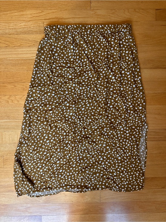 tentree Dresses & Skirts - Women’s Dusty Brown mini Dot Midi Skirt